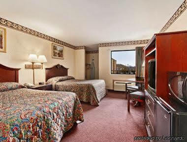 Howard Johnson By Wyndham Blackwood Near Philadelphia Екстериор снимка